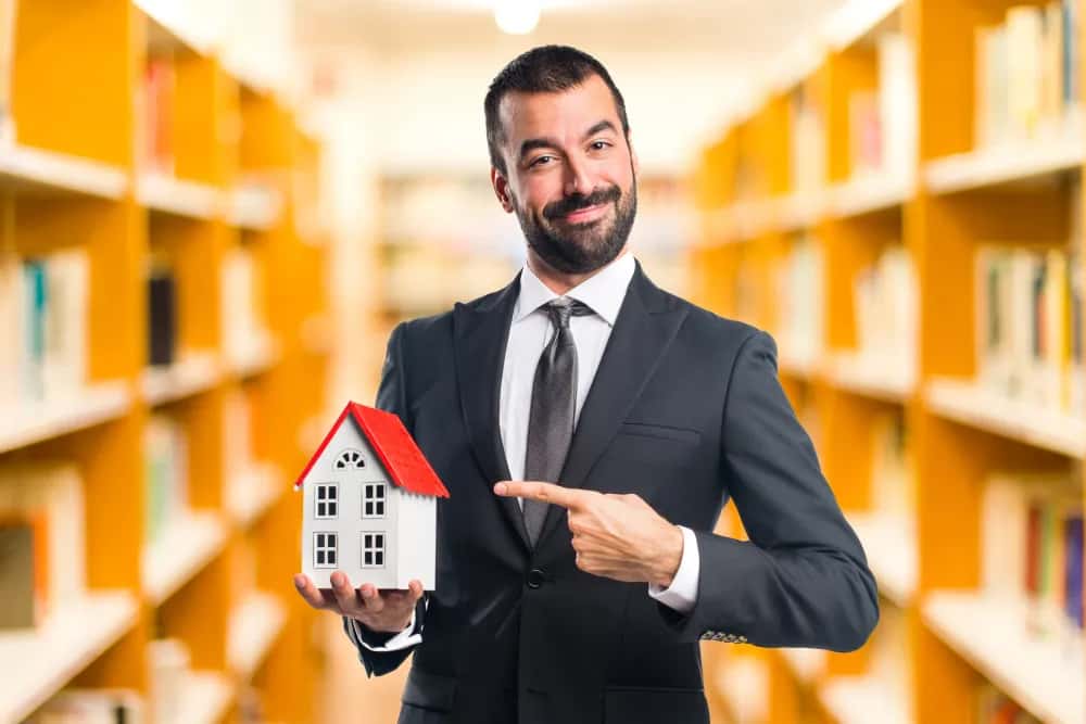 When a property lawyer earns their fee in Dubai