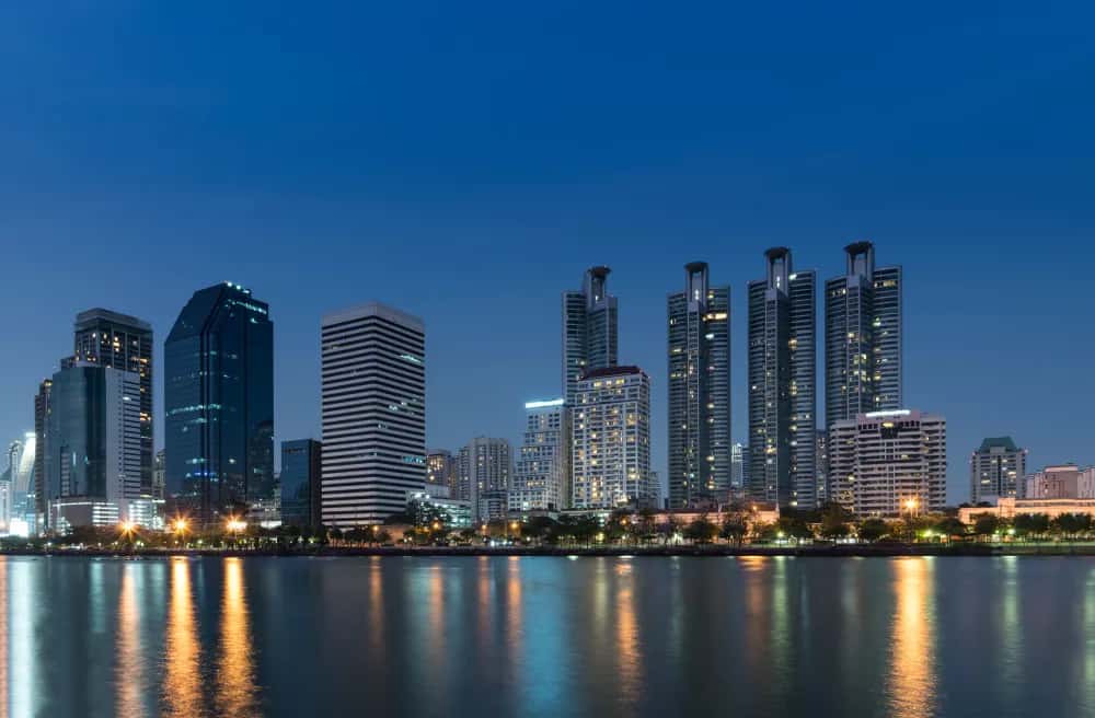 Dubai luxury sales up 22%: what it means for mid-market buyers
