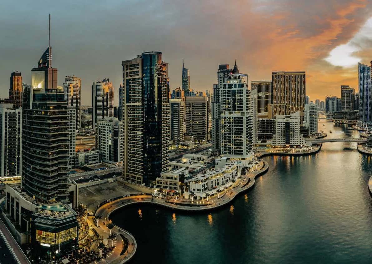 Marina Star tower facade with curved balconies overlooking Dubai Marina waterfront