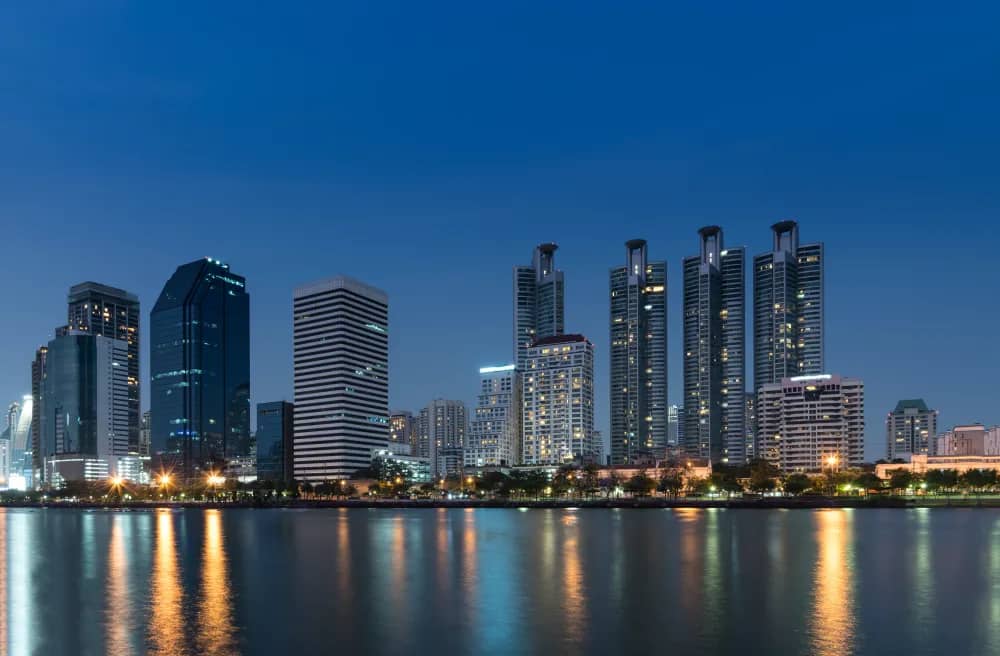 Dubai luxury sales up 22%: what it means for mid-market buyers